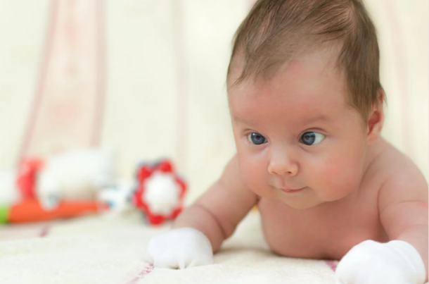newborn crossed eyes